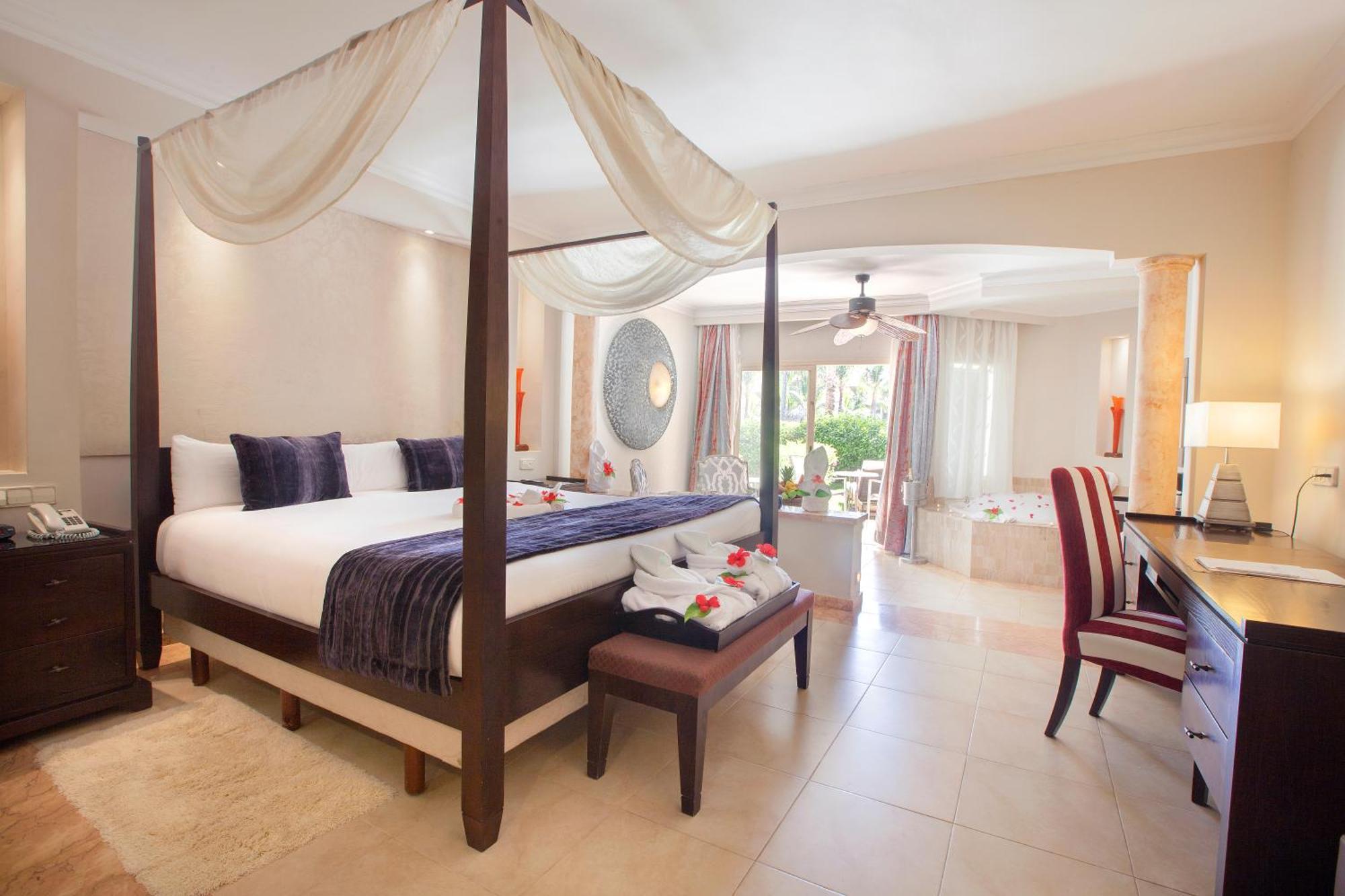 Elegance Club Majestic Jr Suite Swim up Adults Only 18 WiFi,1589255192:JPEG