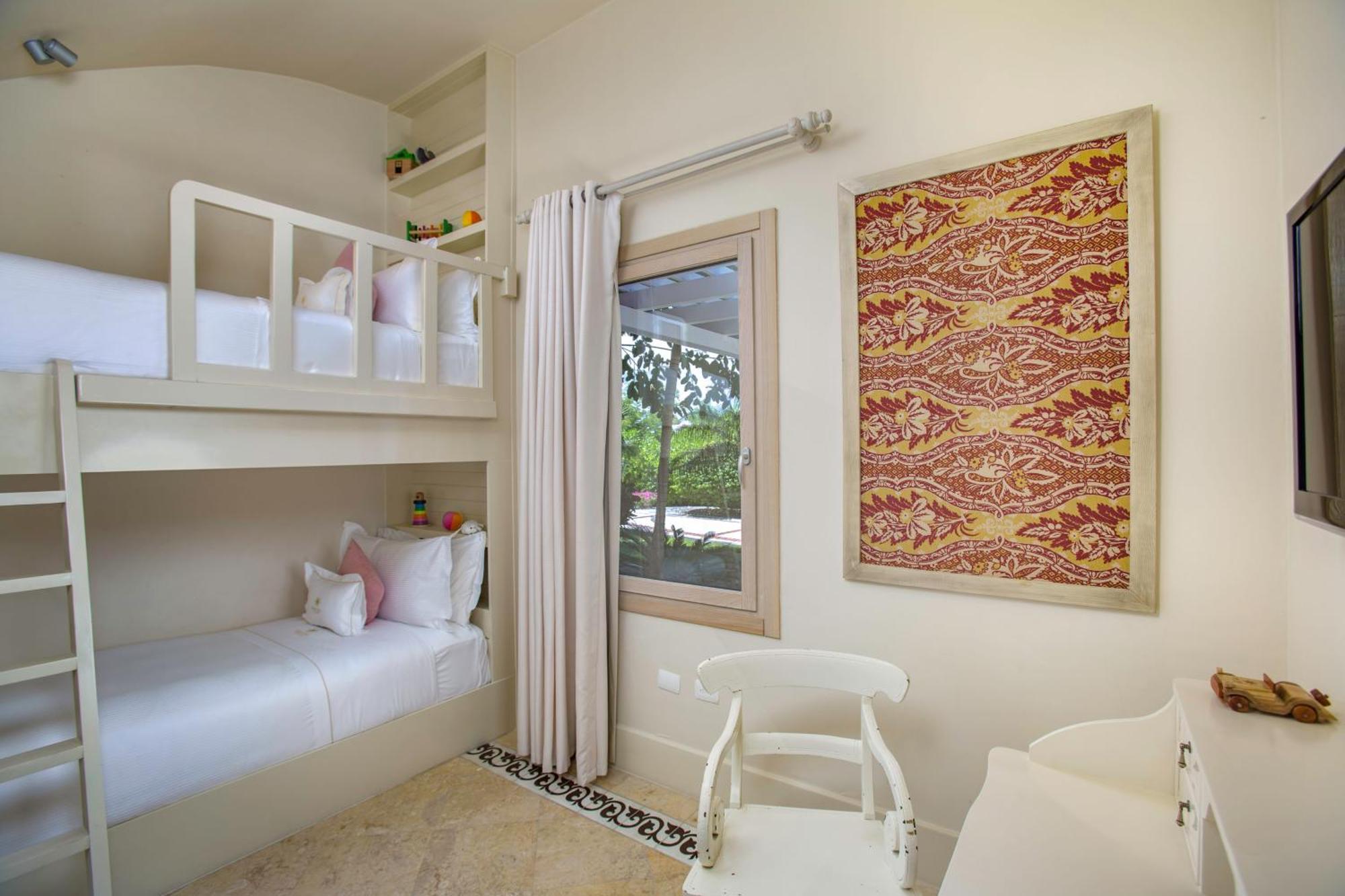 Luxury Pool Family Suite,1353320581:JPEG