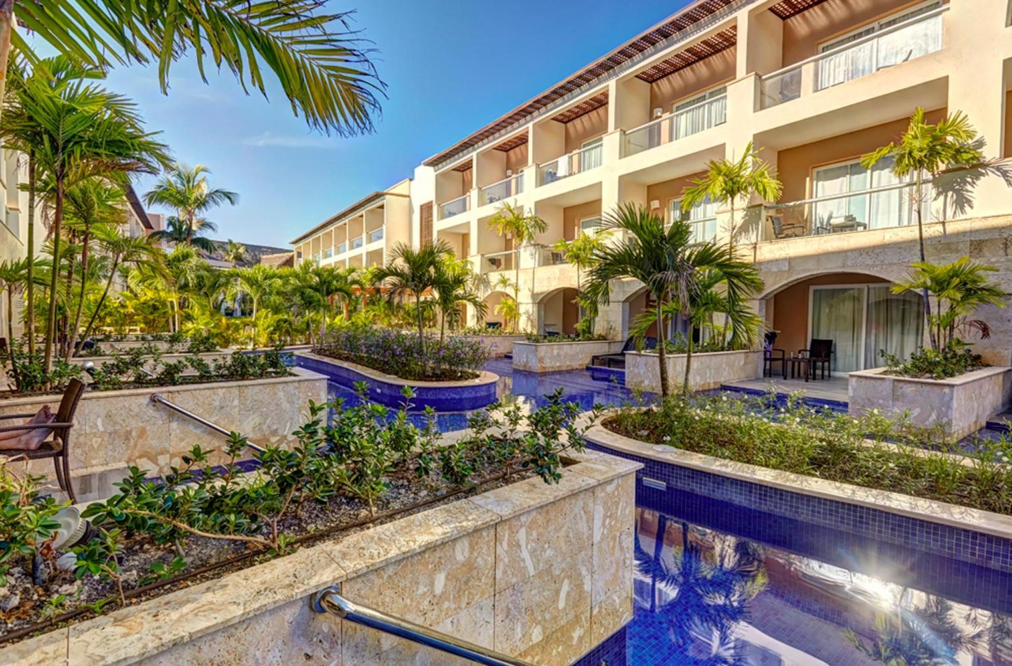 Luxury Swim Out Room Diamond Club
