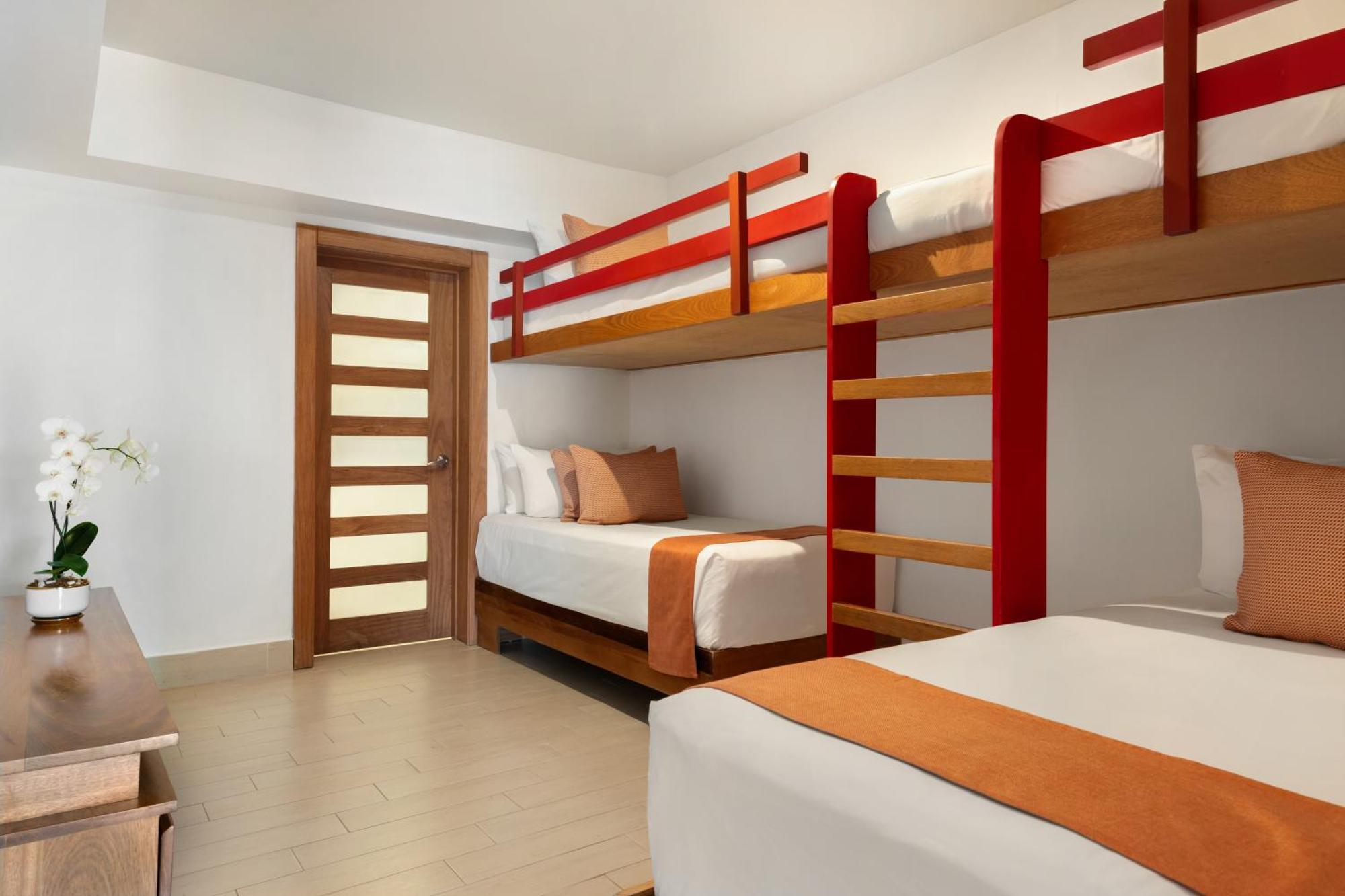 Sun Club 3 bedroom Family Suite Tropical View