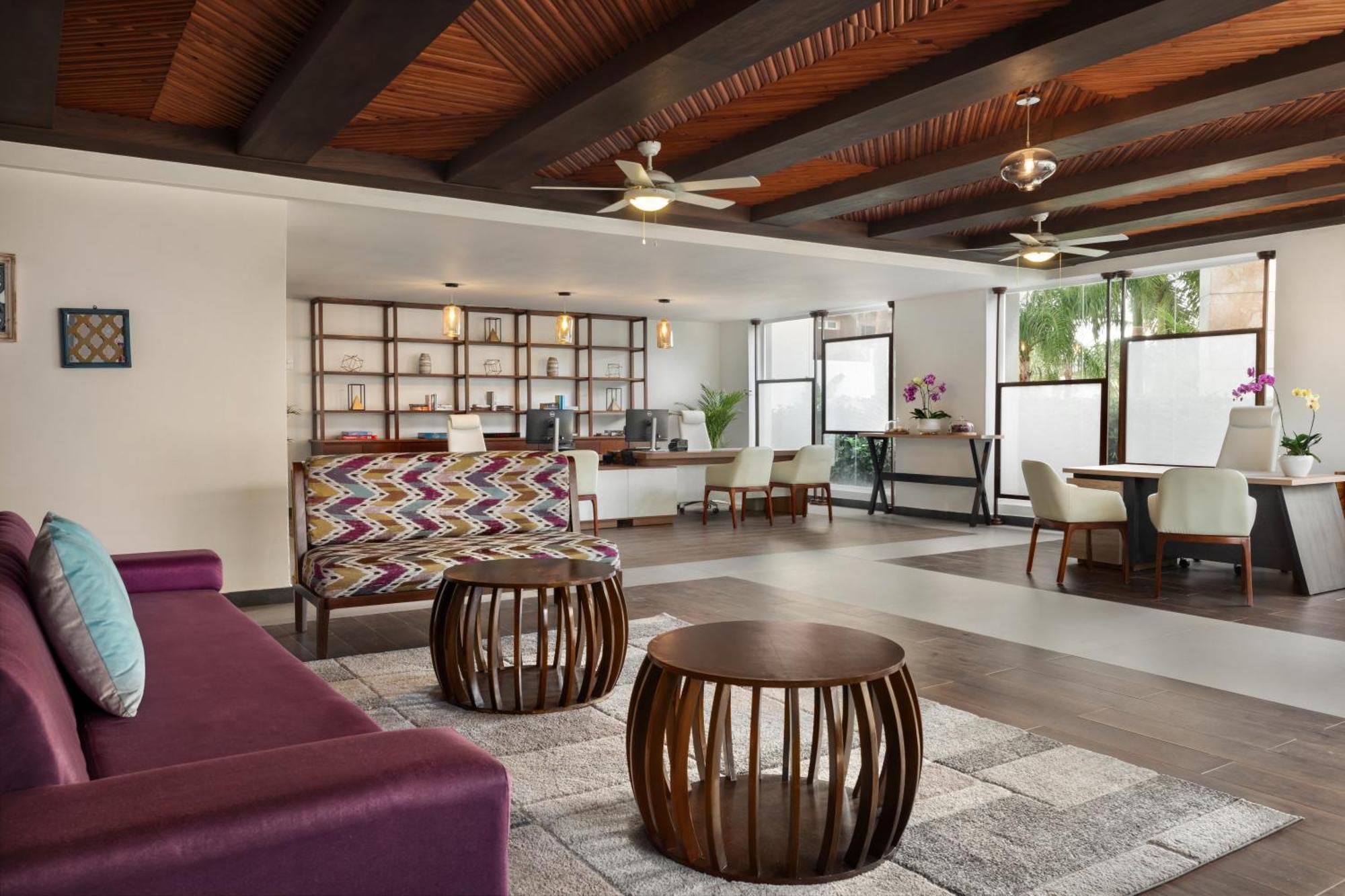 Sun Club Premium Suite Ocean Front King
