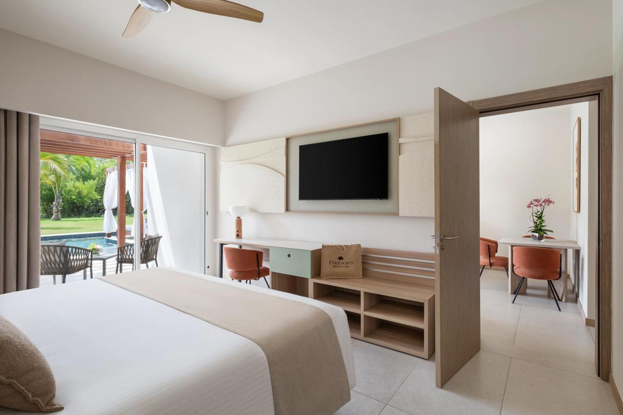 Preferred Club Master Suite Private Pool