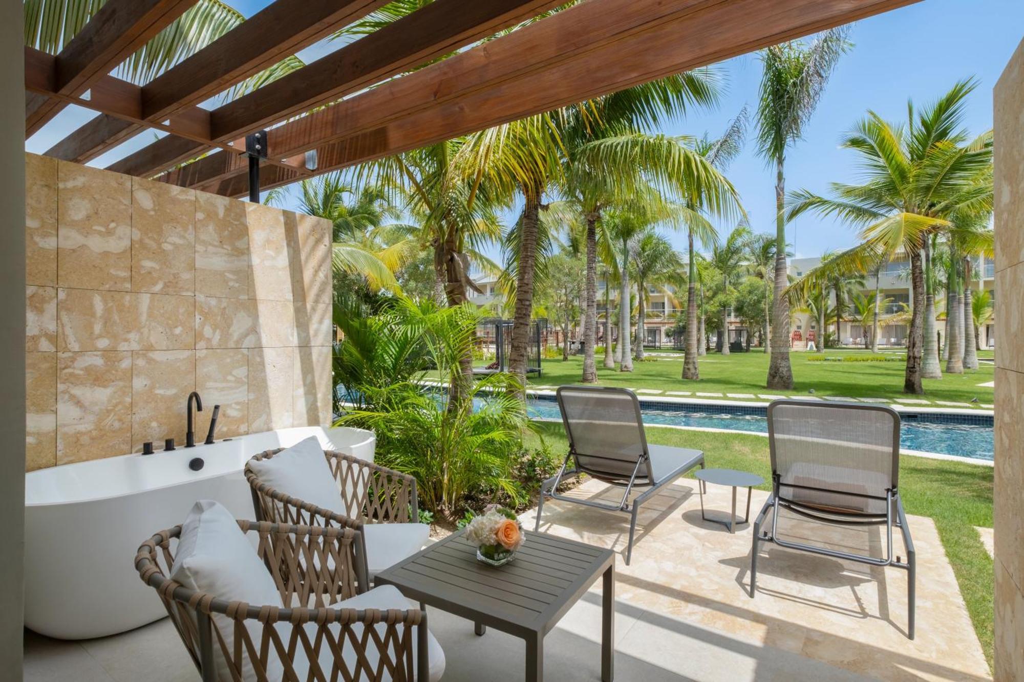Preferred Club Family Junior Suite Pool Terrace