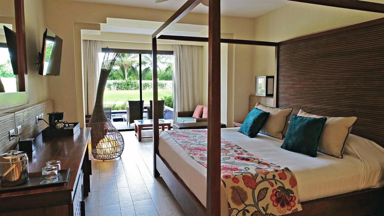 Deluxe Junior Suite & Swimming Pool