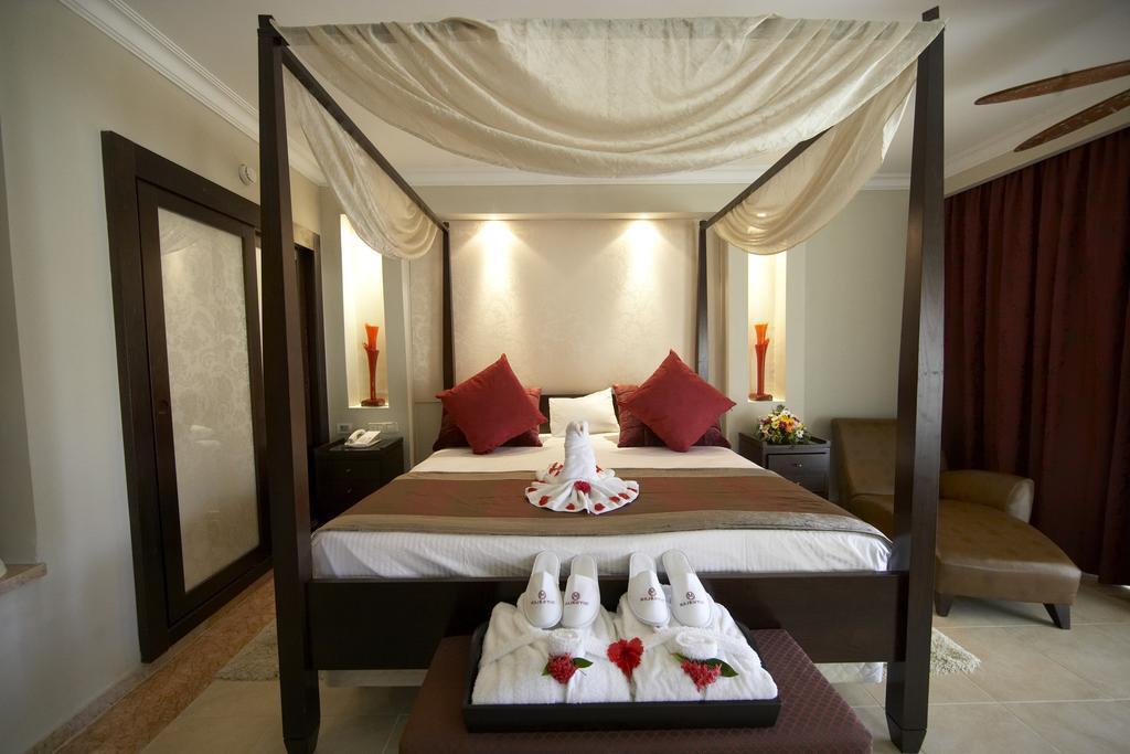 Elegance Club One-Bedroom Suite Jacuzzi Adults Only 18 WiFi