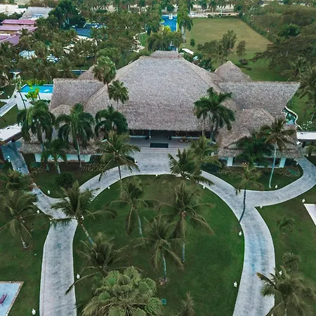 Tropical Deluxe Princess-2